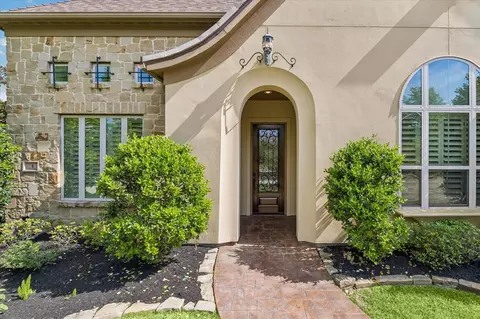 Exterior - 3 Tiburon Ct, Spring, TX 77389 photo 2 of 7