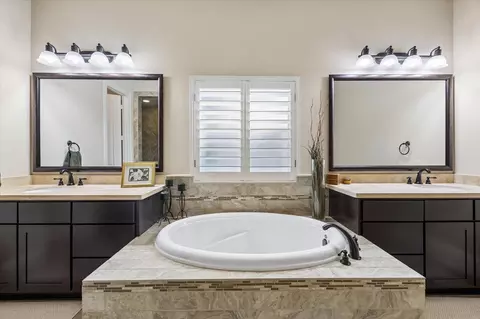 Bath - 3 Tiburon Ct, Spring, TX 77389 photo 1 of 5