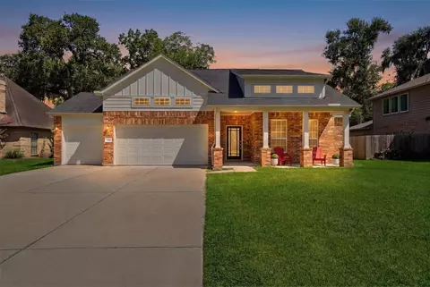 236 Woodhaven Dr, West Columbia, TX 77486