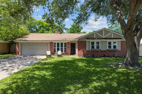 9314 Vickijohn Dr, Houston, TX 77031