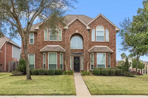 2800 Sandpebble Ct, Seabrook, TX 77586