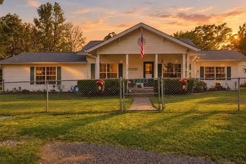 9724 Fm 2501, Apple Springs, TX 75926