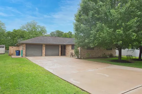 604 Hurst St, Angleton, TX 77515 photo 1