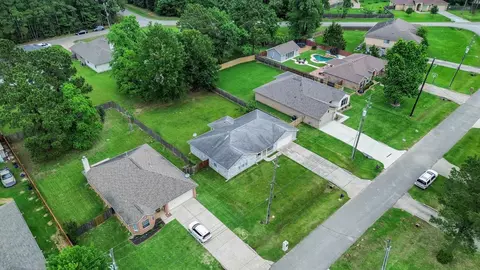 6622 Dillon Dr, Magnolia, TX 77354