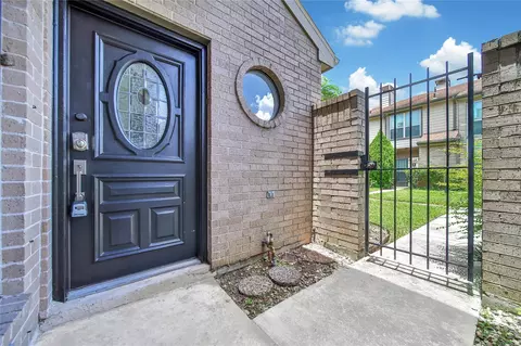 712 Country Place Dr #D, Houston, TX 77079