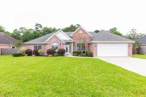 295 Sarah Ln, Lumberton, TX 77657