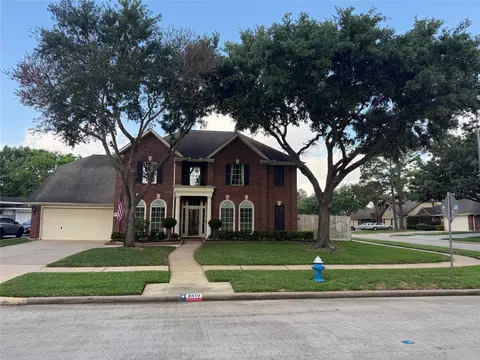 8419 Castle Pond Ct, Houston, TX 77095