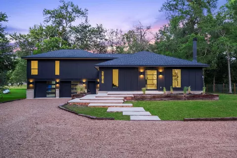 21015 Britt Oaks Dr, Alvin, TX 77511