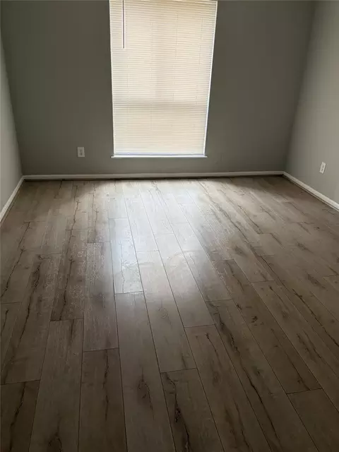 3055 SW Walnut Bend Ln #13, Houston, TX 77042