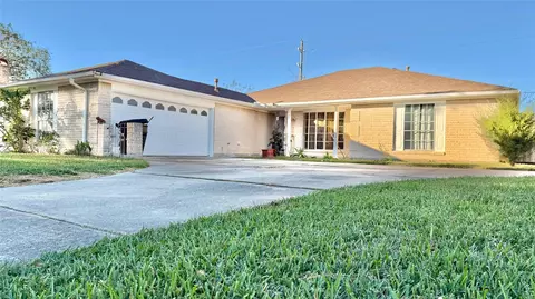 5702 Arncliffe Dr, Houston, TX 77088