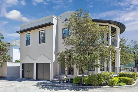 102 Vieux Carre Dr, Houston, TX 77009