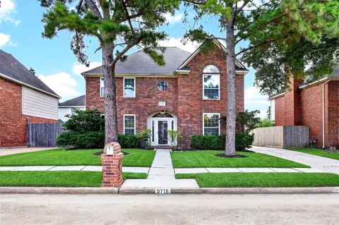 5718 Henniker Dr, Houston, TX 77041