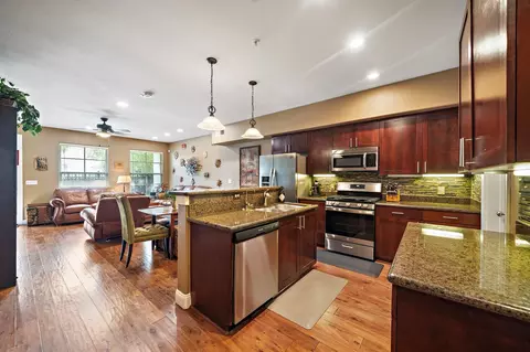 2216 Chenevert St #3, Houston, TX 77003