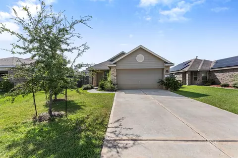 8635 Wooster Trails Dr, Baytown, TX 77521
