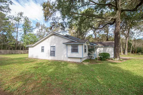Exterior - 320 Bridgeview Dr, Onalaska, TX 77360 photo 4 of 9