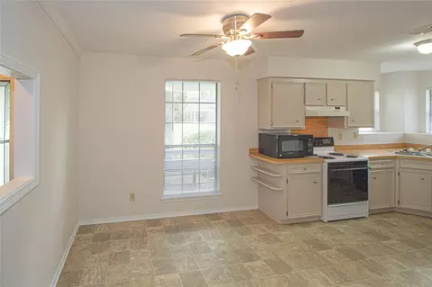 Kitchen - 320 Bridgeview Dr, Onalaska, TX 77360 photo 1 of 5