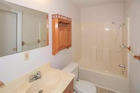 Bath - 320 Bridgeview Dr, Onalaska, TX 77360 photo 1 of 2