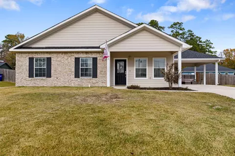413 E Spruce St, Huntington, TX 75949