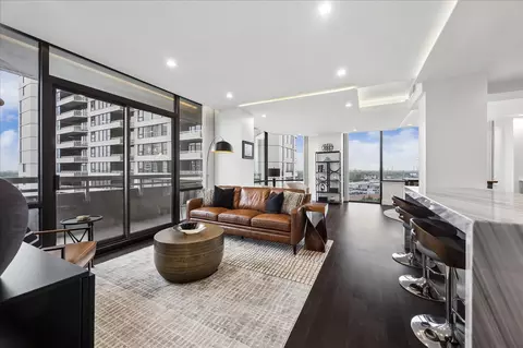 14 Greenway Plz #10P, Houston, TX 77046
