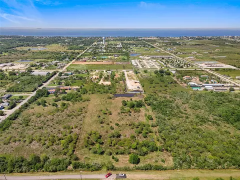 2360 Avenue L, San Leon, TX 77539