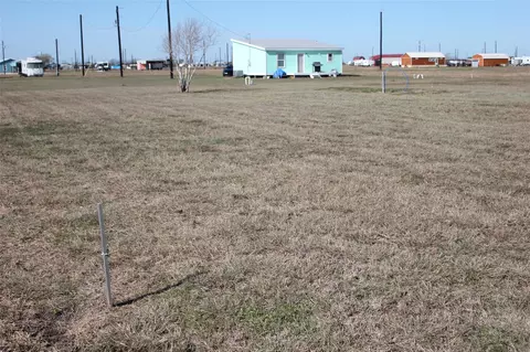 52 Baracuda Dr, Palacios, TX 77465