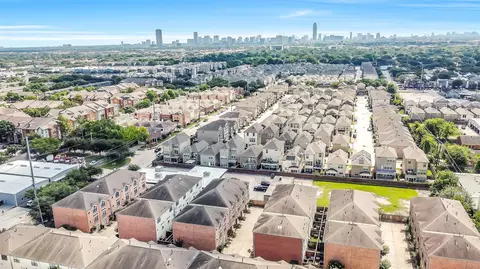 8715 Meadowcroft Dr #1102, Houston, TX 77063