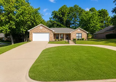 2011 Wickersham Dr, Huntsville, TX 77340