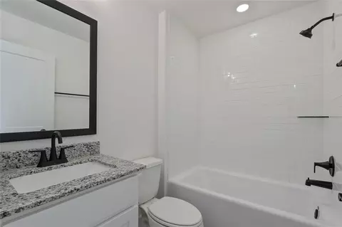 Bath - 336 Bryan Way, Angleton, TX 77515 photo 1 of 1