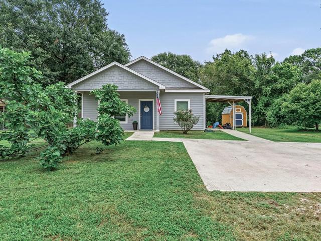 1951 Hickory Dr, Vidor, TX 77662