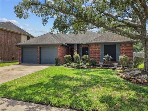 4402 Ireland Ln, Pasadena, TX 77505