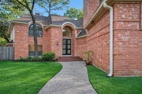 9411 Fenchurch Dr, Spring, TX 77379