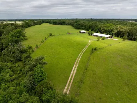 5652 SW An County Rd 2202, Palestine, TX 75803