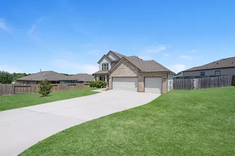 Exterior - 1740 Cindy Ln, Conroe, TX 77304 photo 3 of 4