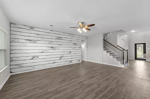 Living - 1740 Cindy Ln, Conroe, TX 77304 photo 2 of 4