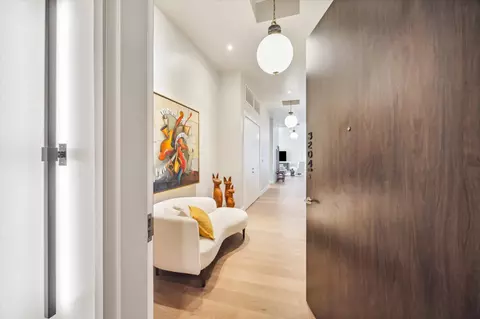 1711 Allen Pkwy #3204, Houston, TX 77019