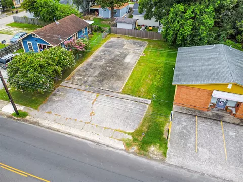 213 E Texas Ave, Baytown, TX 77520