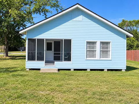 310 Pine Bluff St, La Porte, TX 77571