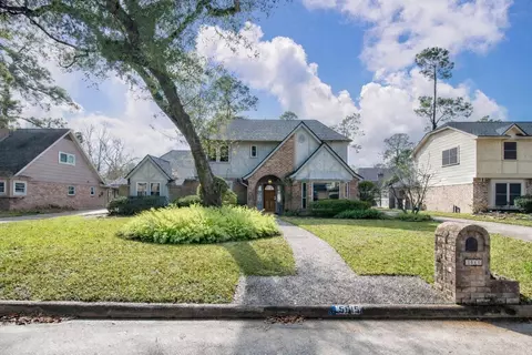 5615 Green Springs Dr, Houston, TX 77066