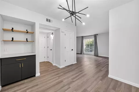 1811 Stoney Brook Dr #91, Houston, TX 77063