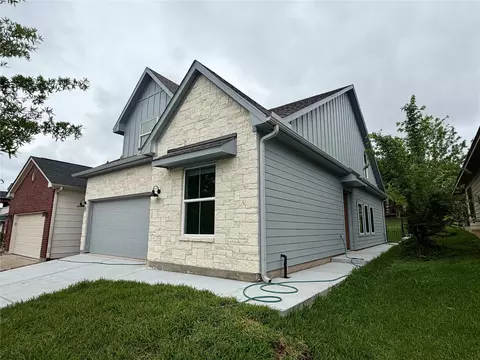 110 Cove Place Ct, Montgomery, TX 77356