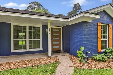 922 Lake Glen Rd, Huffman, TX 77336