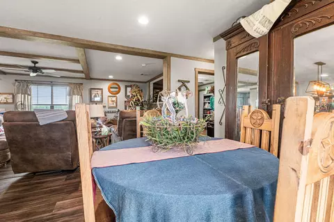 Dining - 22360 640, Damon, TX 77430 photo 1 of 2