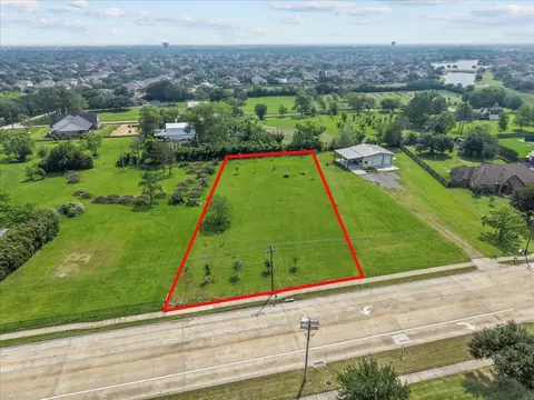 818 Louisiana Ave, League City, TX 77573