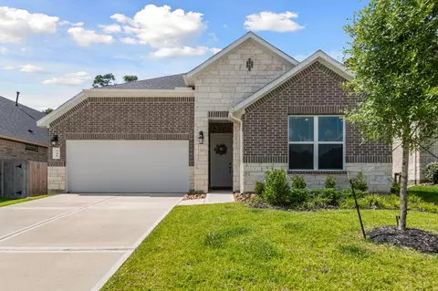 560 Newcomb Hollow Dr, Conroe, TX 77304