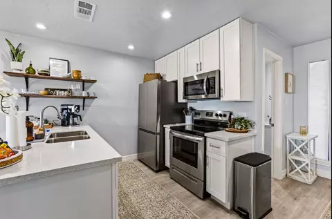7600 Seawall Blvd #208, Galveston, TX 77551