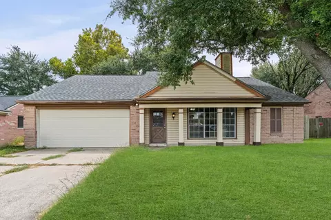 2430 Shady Bend Dr, Pearland, TX 77581