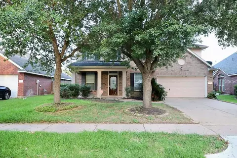 7407 Saxon Hill Ln, Richmond, TX 77407