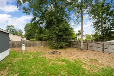 Exterior - 191 Aquarius Rd, Conroe, TX 77306 photo 2 of 3