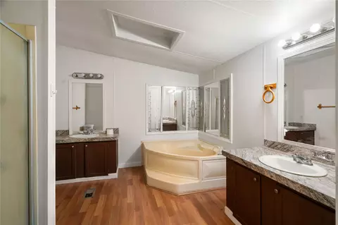 Bath - 191 Aquarius Rd, Conroe, TX 77306 photo 4 of 7