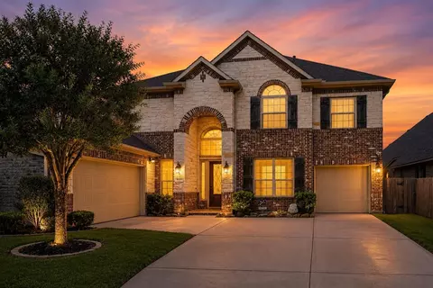 8018 Rippling Stream Ln, Richmond, TX 77407